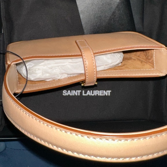 Ysl Le 5 a 7 mini bag. 19x11.5x4.5cm/7.5x4.5x1.8in. Calf leather. Never worn. - Picture 12 of 15